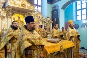 Божественная литургия в храме Сошествия Святого Духа г. Саратова