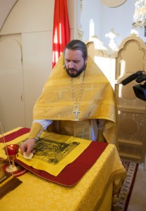 Совершена первая Литургия в новом храме на Увекском кладбище г.Саратова