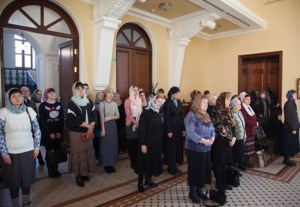 Литургия Преждеосвященных Даров на Архиерейском подворье — храме во имя святого апостола и евангелиста Иоанна Богослова при Саратовской православной духовной семинарии