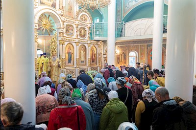 Божественная литургия в храме Всех святых, в земле Русской просиявших, г. Саратова