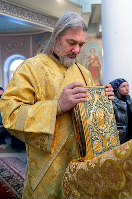 Божественная литургия в храме Всех святых, в земле Русской просиявших, г. Саратова