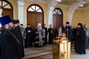 Уставное богослужение на Архиерейском подворье — в храме во имя святого апостола и евангелиста Иоанна Богослова при СПДС