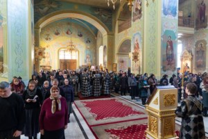Великое повечерие с чтением канона преподобного Андрея Критского в храме Покрова Пресвятой Богородицы г. Саратова
