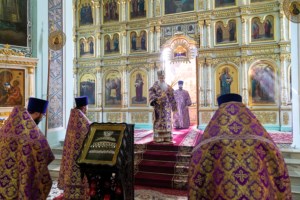 Литургия Преждеосвященных Даров в храме в честь Сошествия Святого Духа г. Саратова