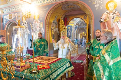 Божественная литургия в Свято-Троицком кафедральном соборе г. Саратова