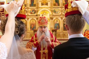 Таинство Венчания в Покровском храме г. Саратова