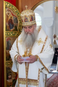 Божественная литургия на Архиерейском подворье — в храме в честь иконы Божией Матери «Утоли моя печали» г. Саратова
