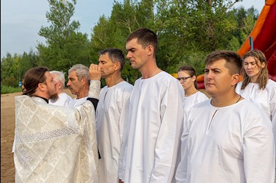 Состоялось массовое крещение оглашенных в Волге