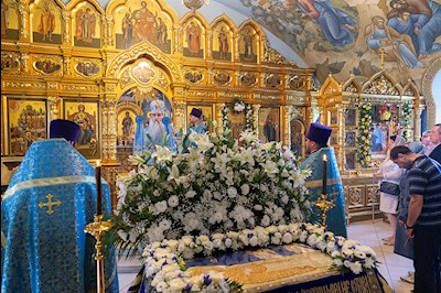 Божественная литургия в Свято-Троицком кафедральном соборе г. Саратова