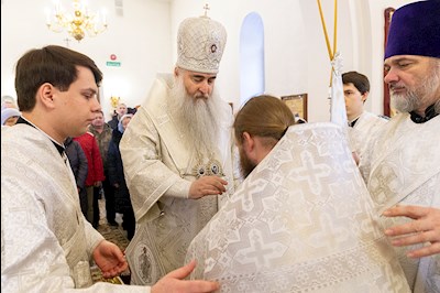 Божественная литургия в храме святых Царственных страстотерпцев г. Саратова