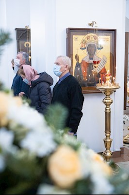 Митрополит Игнатий совершил Божественную литургию в Петропавловском храме г. Саратова