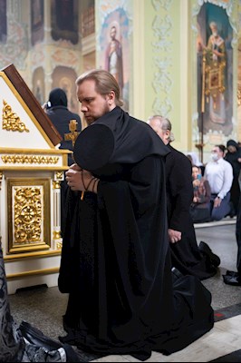 Митрополит Игнатий совершил вечернее богослужение с чином прощения в Покровском соборе г. Саратова