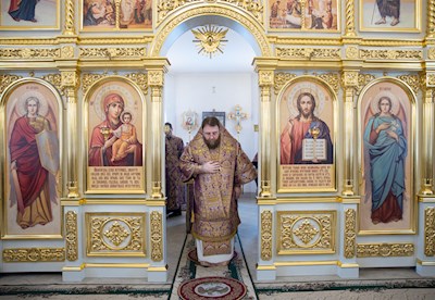 Митрополит Игнатий совершил Божественную литургию в храме святителя Иоанна Златоуста в п. Зональный г. Саратова