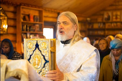 Митрополит Саратовский и Вольский Игнатий совершил Божественную литургию в храме Преображения Господня п. Соколовый