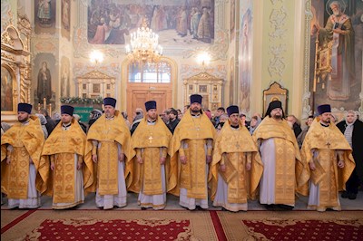 Митрополит Игнатий совершил Божественную литургию в Покровском соборе г. Саратова