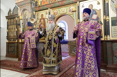 Всенощное бдение на Архиерейском подворье – в храме в честь иконы Божией Матери «Утоли моя печали» г. Саратова