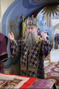 Крещальная литургия в Свято-Троицком соборе Саратова