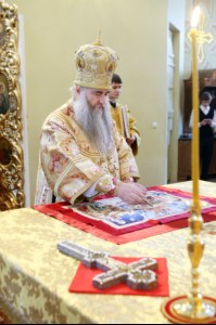 Божественная литургия в храме в честь Покрова Пресвятой Богородицы г.Саратова