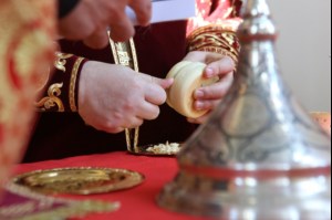 Божественная литургия в Свято-Троицком кафедральном соборе Вольска