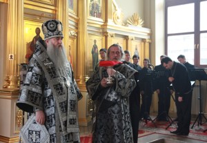 Литургия Преждеосвященных Даров на Архиерейском подворье — храме во имя святого апостола и евангелиста Иоанна Богослова при СПДС