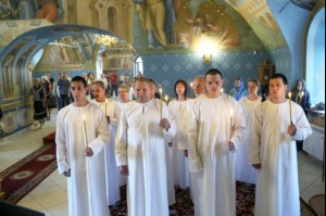 Крещальная литургия в Свято-Троицком соборе Саратова