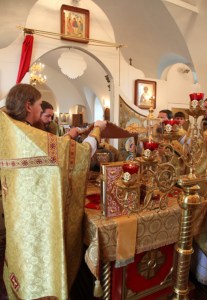 Божественная литургия в Спасо-Преображенском мужском монастыре Саратова