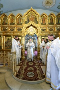 Крещальная литургия в Свято-Троицком соборе Саратова