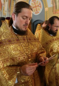 Божественная литургия в Свято-Троицком соборе Саратова