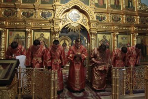 Всенощное бдение в Свято-Троицком соборе Саратова