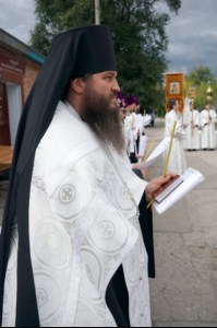 В канун празднования Собора Саратовских святых совершена панихида по убиенным в годы гонений на Воскресенском кладбище Саратова