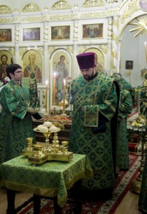 Всенощное бдение на Архиерейском подворье – храме во имя преподобного Серафима Саровского г.Саратова