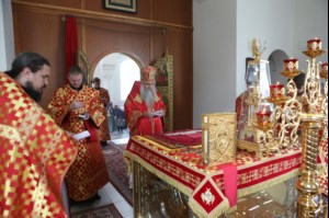 Божественная литургия на Архиерейском подворье — храме в честь иконы Божией Матери «Утоли моя печали» г.Саратова