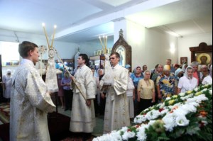 Божественная литургия в храме во имя святителя Тихона, епископа Воронежского, Задонского чудотворца г. Саратова
