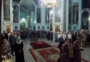 Всенощное бдение c Чином Воздвижения Креста в храме в честь Сошествия Святого Духа города Саратова