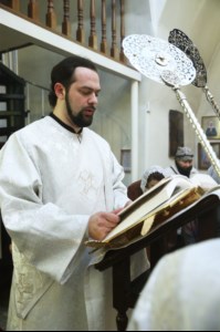 Божественная литургия и панихида в храме во имя святителя и чудотворца Николая на Елшанском кладбище г. Саратова