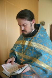 Вечерня в соединении с Божественной литургией свт. Иоанна Златоуста в храме в честь Благовещения Пресвятой Богородицы г.Вольска