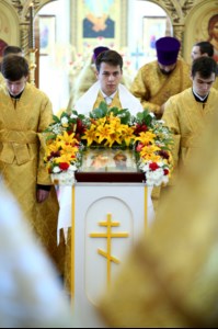 Божественная литургия в храме святых первоверховных апостолов Петра и Павла г. Красноармейска