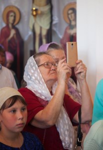 Божественная литургия в храме в честь Успения Пресвятой Богородицы п. Возрождение Хвалынского района