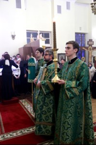 Божественная литургия на Архиерейском подворье — храме во имя преподобного Серафима Саровского г.Саратова