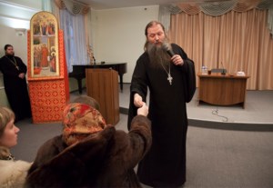 В Саратове прошла встреча с протоиереем Артемием Владимировым