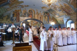 Крещальная литургия в Свято-Троицком соборе Саратова