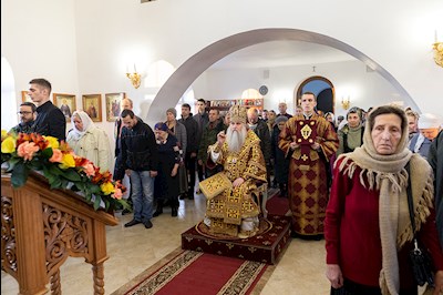 Божественная литургия в храме во имя святых бессребреников и чудотворцев Космы и Дамиана г. Саратова