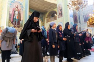 Великое повечерие с чтением канона преподобного Андрея Критского в храме Покрова Пресвятой Богородицы г. Саратова