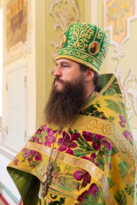 Божественная литургия в храме в честь Покрова Пресвятой Богородицы г. Саратова
