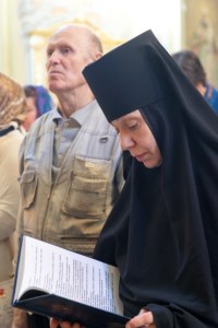 Вечерня в соединении с Литургией Василия Великого и чин умовения ног в храме в честь Покрова Пресвятой Богородицы г. Саратова