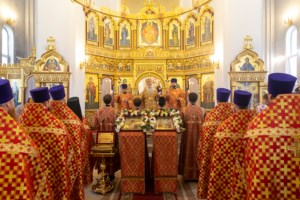 Божественная литургия в храме великомученика Георгия Победоносца г. Саратова