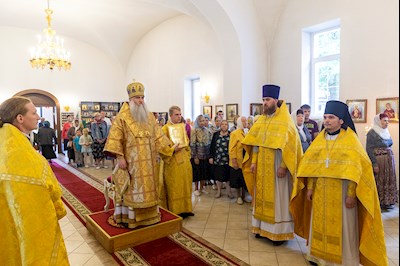 Божественная литургия в храме во имя святителя Николая Японского г. Саратова