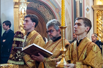 Божественная литургия в Свято-Троицком кафедральном соборе г. Саратова
