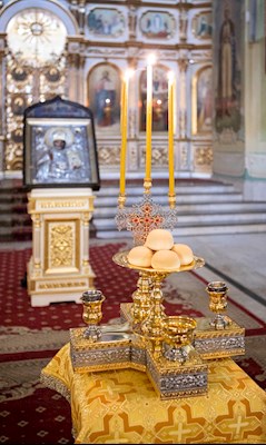 Митрополит Игнатий совершил всенощное бдение в храме Покрова Пресвятой Богородицы г. Саратова