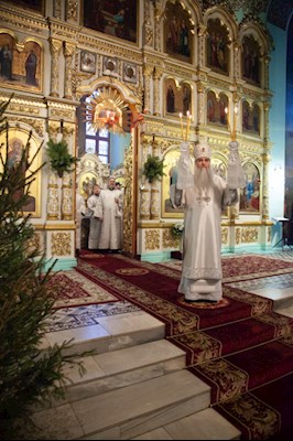 Божественная литургия и панихида в храме в честь Сошествия Святого Духа г. Саратова